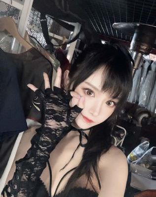 qq头像女生欧美范性感_4K在线手机播放